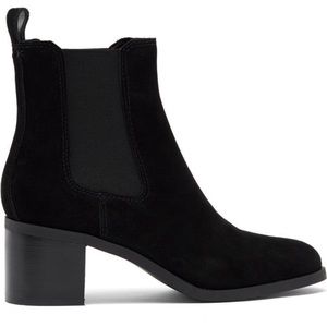 Steve Madden Rhiannon Chelsea Boots New